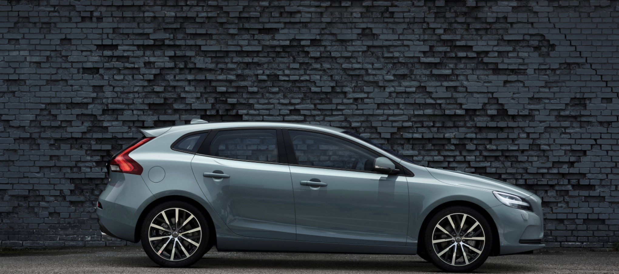 Volvo V40 2016–2019 с пробегом: двигатели, коробки и слабые места